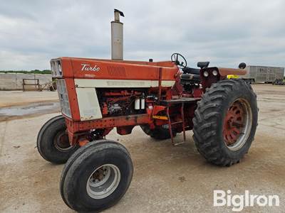 1973 International 1066 2WD Tractor