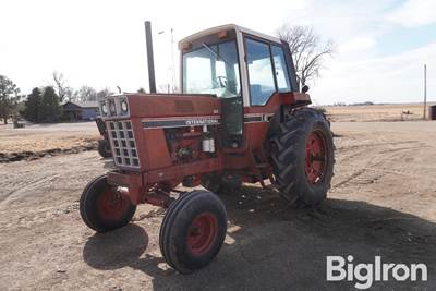 International 1086 2WD Tractor