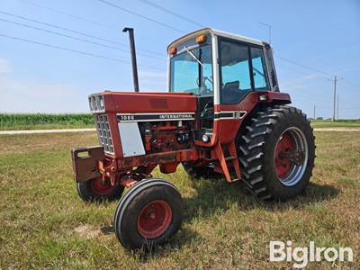 1973 International 1086 2WD Tractor
