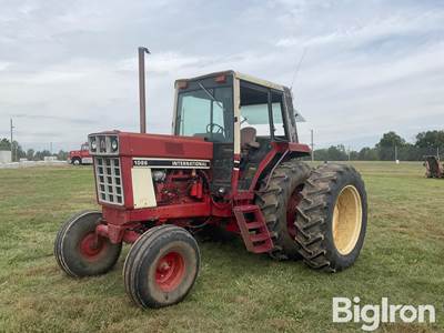 International 1086 2WD Tractor