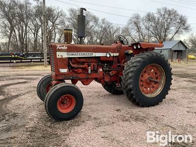 1968 International 1256 2WD Tractor