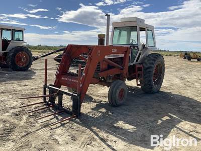 1970 International 1456 2WD Tractor w/Bale Spear
