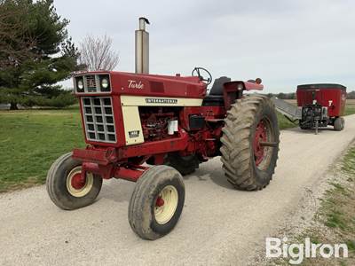 1975 International Harvester 1466 2WD Tractor