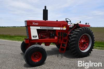 International 1466 2WD Tractor