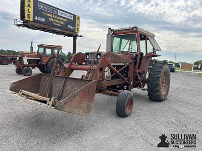 1975 International 1466 2WD Tractor