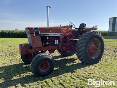 1976 International 1566 2WD Tractor