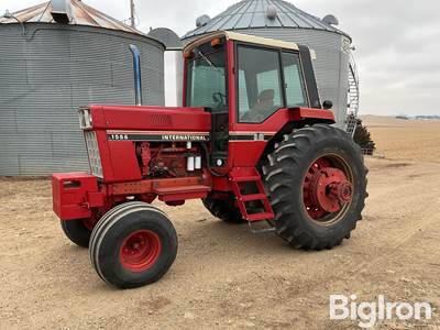 1981 International 1586 2WD Tractor