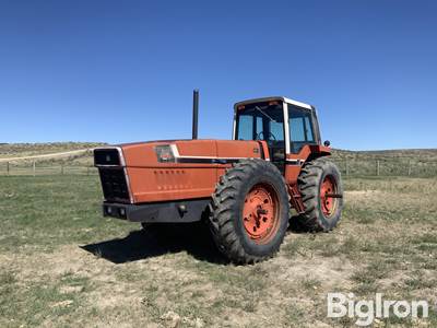 International Harvester 3388 2+2 4WD Tractor