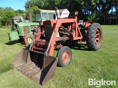1962 International 504 2WD Tractor w/Loader