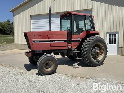 1981 International 5088 2WD Tractor