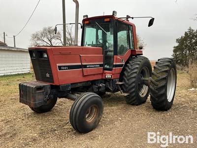 1984 International 5288 2WD Tractor