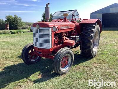 1957 international 650 2WD Tractor
