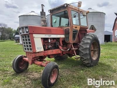 1975 International Harvester 766 2WD Tractor