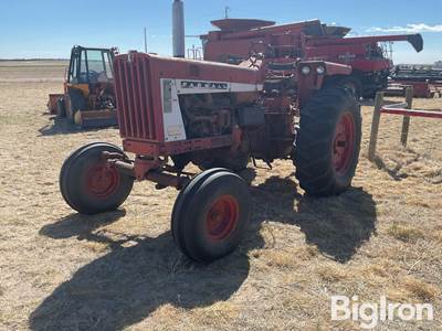 1966 International 806 2WD Tractor