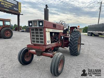 1974 International 966 2WD Tractor