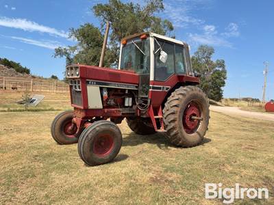 1979 International 986 2WD Tractor