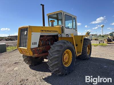 International 4100 4WD Tractor