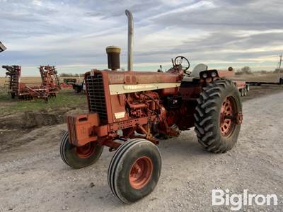 1968 International Farmall 1256 2WD Tractor