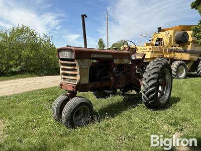 1961 International Farmall 560 2WD Tractor