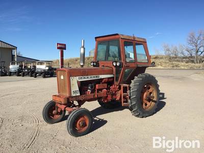 1966 International Farmall 706 2WD Tractor