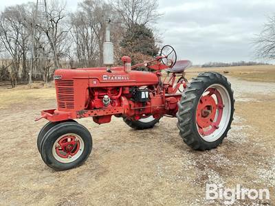 1951 International H 2WD Tractor
