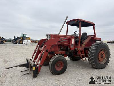 1979 International 186 Hydro 2WD Tractor w/Loader
