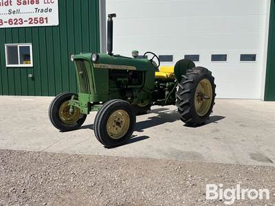 1963 John Deere 1010 2WD Utility Tractor