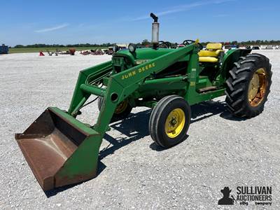 John Deere 2010 2WD Tractor w/Loader