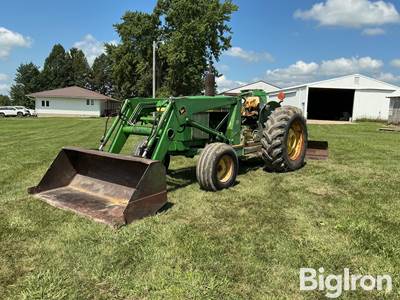1981 John Deere 2440 2WD Tractor