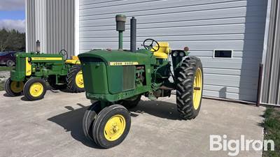 1966 John Deere 2510 2WD Tractor