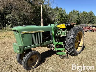 1967 John Deere 2510 2wd Tractor