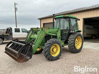 John Deere 2555 2WD Tractor w/John Deere 245 Loader