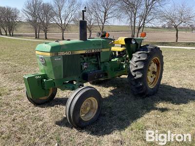 1980 John Deere 2640 2WD Tractor