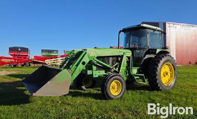 1990 John Deere 2955 2WD Tractor w/148 Loader