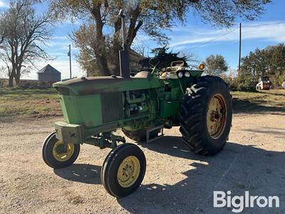1970 John Deere 3020 2WD Tractor