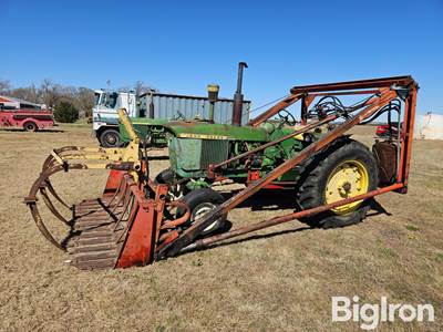 1967 John Deere 3020 2WD Tractor W/ Loader