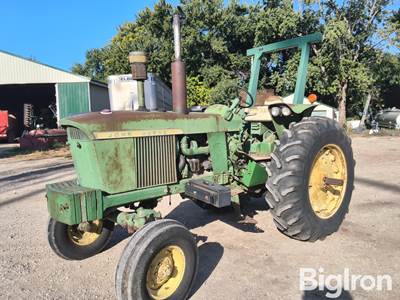 1967 John Deere 3020 2WD Tractor