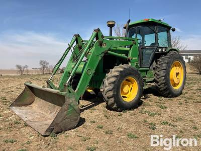 1991 John Deere 3155 MFWD Tractor w/John Deere 265 Loader