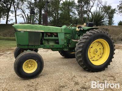 1969 John Deere 4020 2WD Tractor