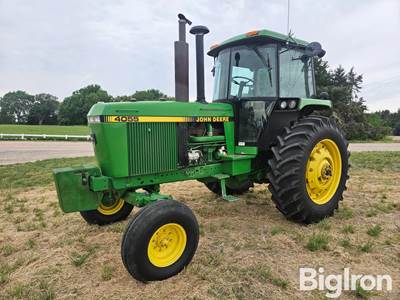1992 John Deere 4055 2WD Tractor