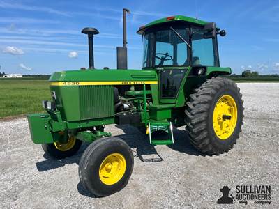 1977 John Deere 4230 2WD Tractor