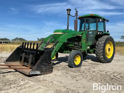 1982 John Deere 4240 2WD Tractor w/John Deere Loader