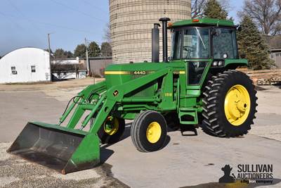 1981 John Deere 4440 2WD Tractor w/Loader