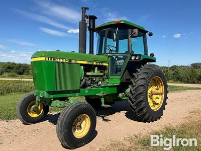 1980 John Deere 4440 2WD Tractor w/Duals