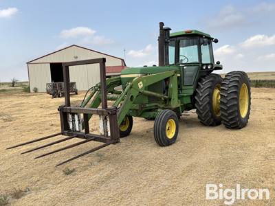 1980 John Deere 4440 2WD Tractor w/John Deere Loader