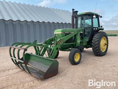 1981 John Deere 4440 2WD Tractor w/Loader