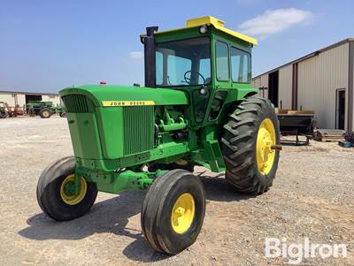 1969 John Deere 4520 2WD Tractor