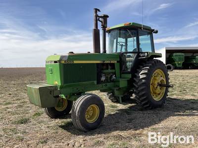 1992 John Deere 4555 2WD Tractor