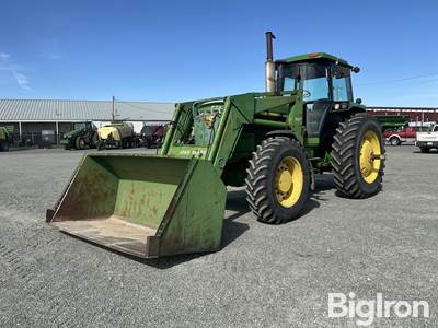 1990 John Deere 4555 MFWD Tractor w/Loader