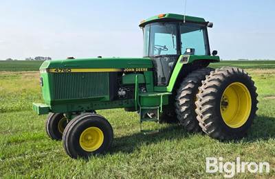 1993 John Deere 4760 2WD Tractor